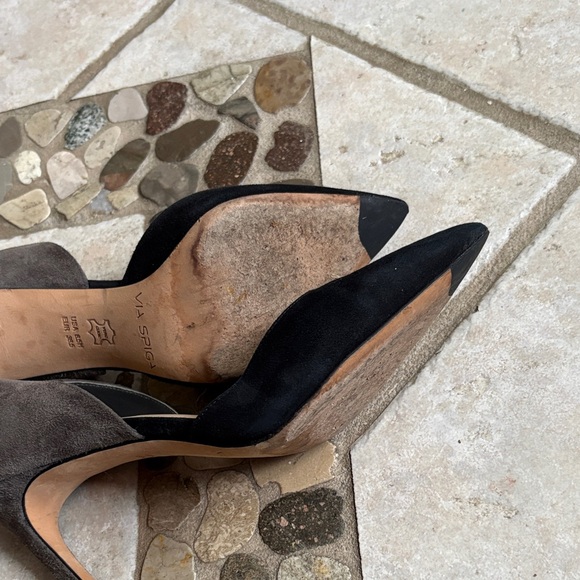 Via Spiga Two-Tone Black and Grey Suede Leather Heels - Picture 4 of 5